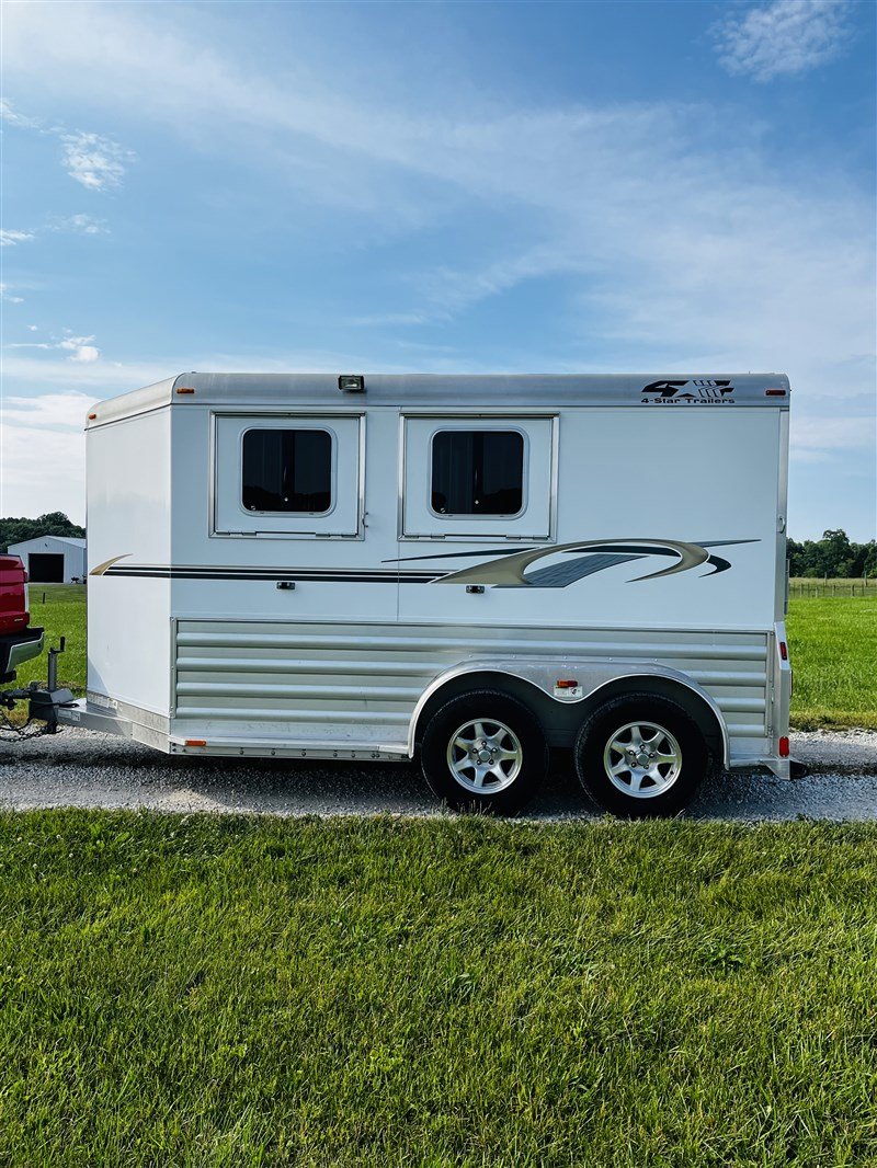 2015 4 Star 2 Horse Slant Load Bumper Pull - Image 8