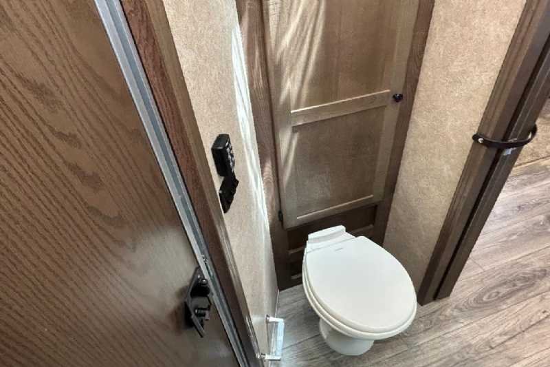 New 2024 Lakota 8313RKBGLQ Charger 3 Horse Trailer with 13′ Short Wall - Image 26