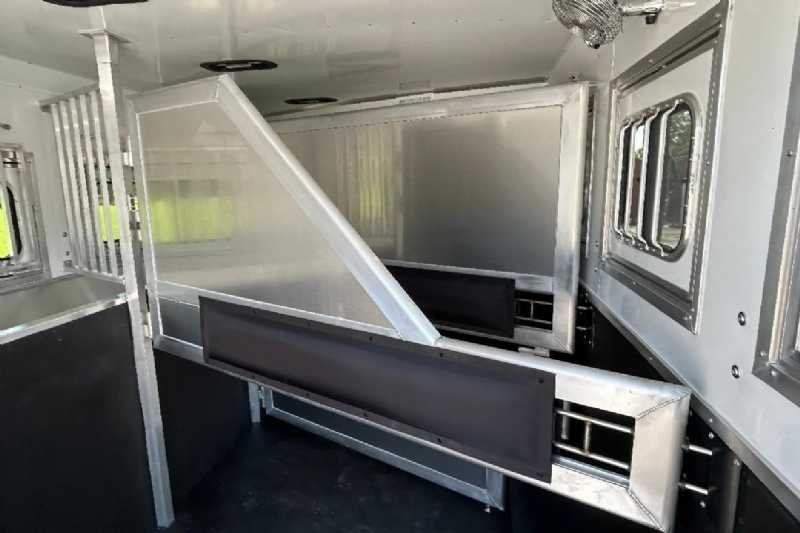 New 2024 Lakota 8313RKBGLQ Charger 3 Horse Trailer with 13′ Short Wall - Image 10