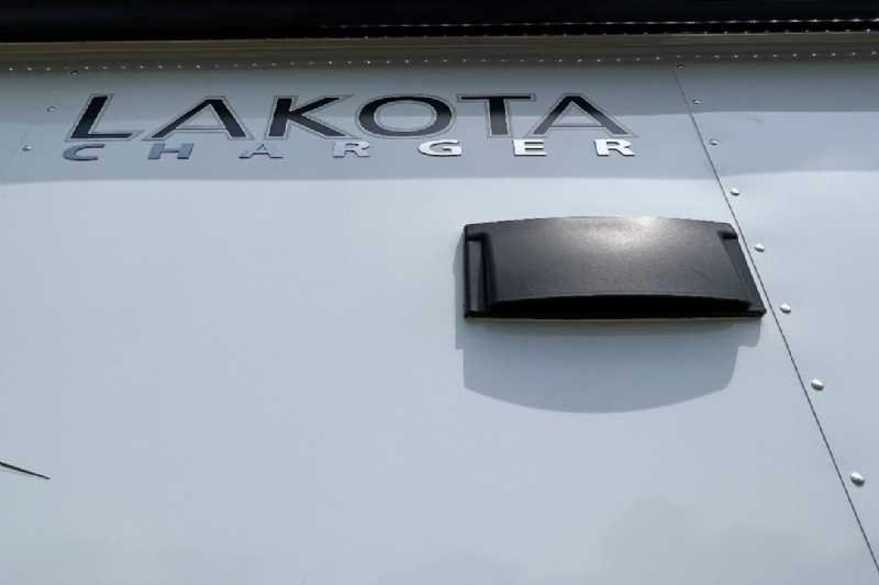 2024 Lakota Charger LE81413SR Stock Trailer with 13′ Short Wall - Image 4