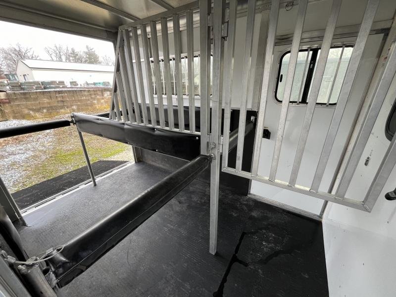 2019 Sundowner Charter 2 Horse Charter Bumper Pull - Image 7