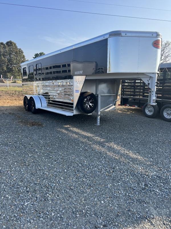 2022 Sundowner 3 Horse Slant GN Trailer - Image 2