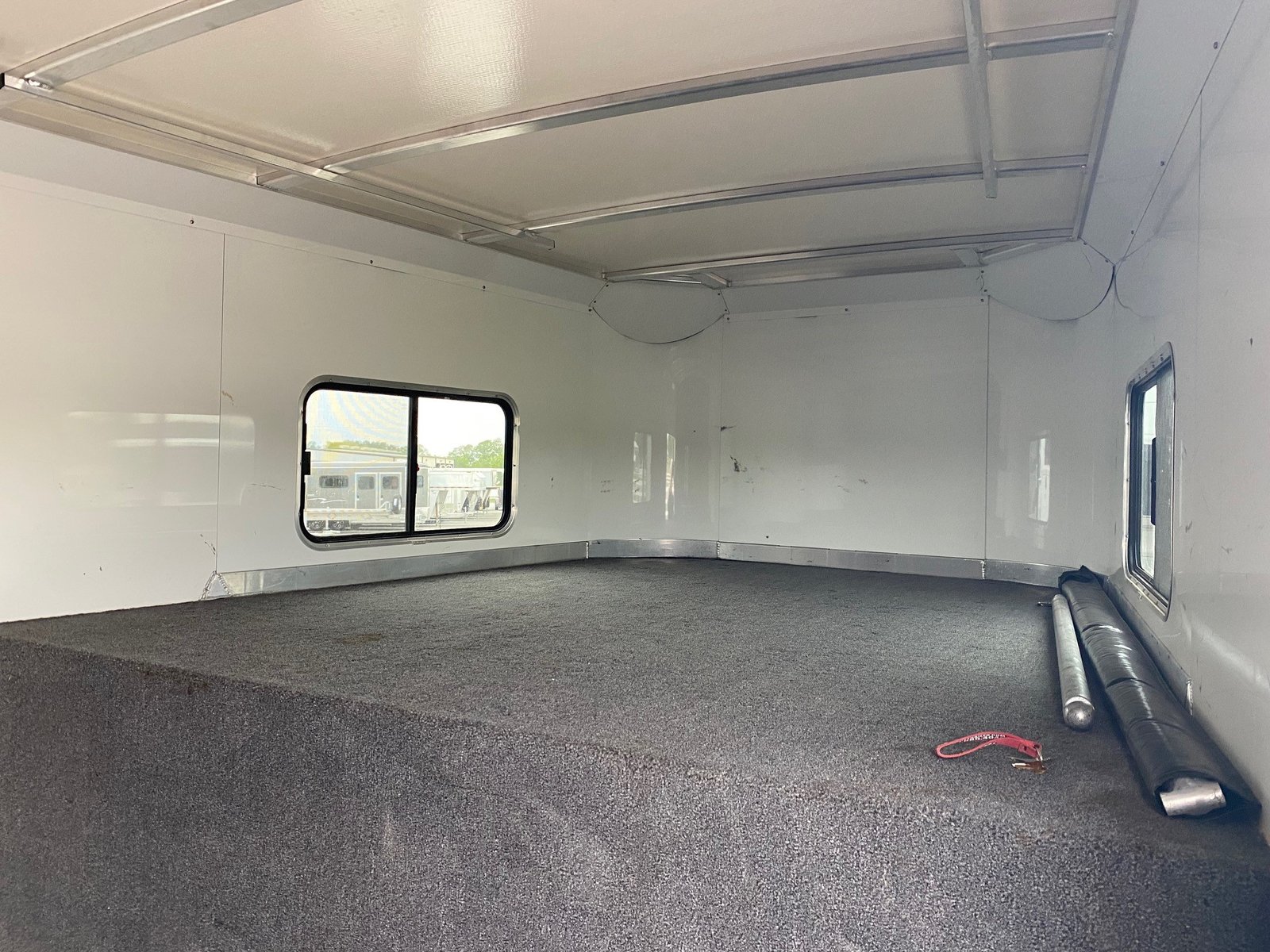 2023 CIMARRON NORSTAR 6 HORSE HEAD TO HEAD TRAILER - Image 20