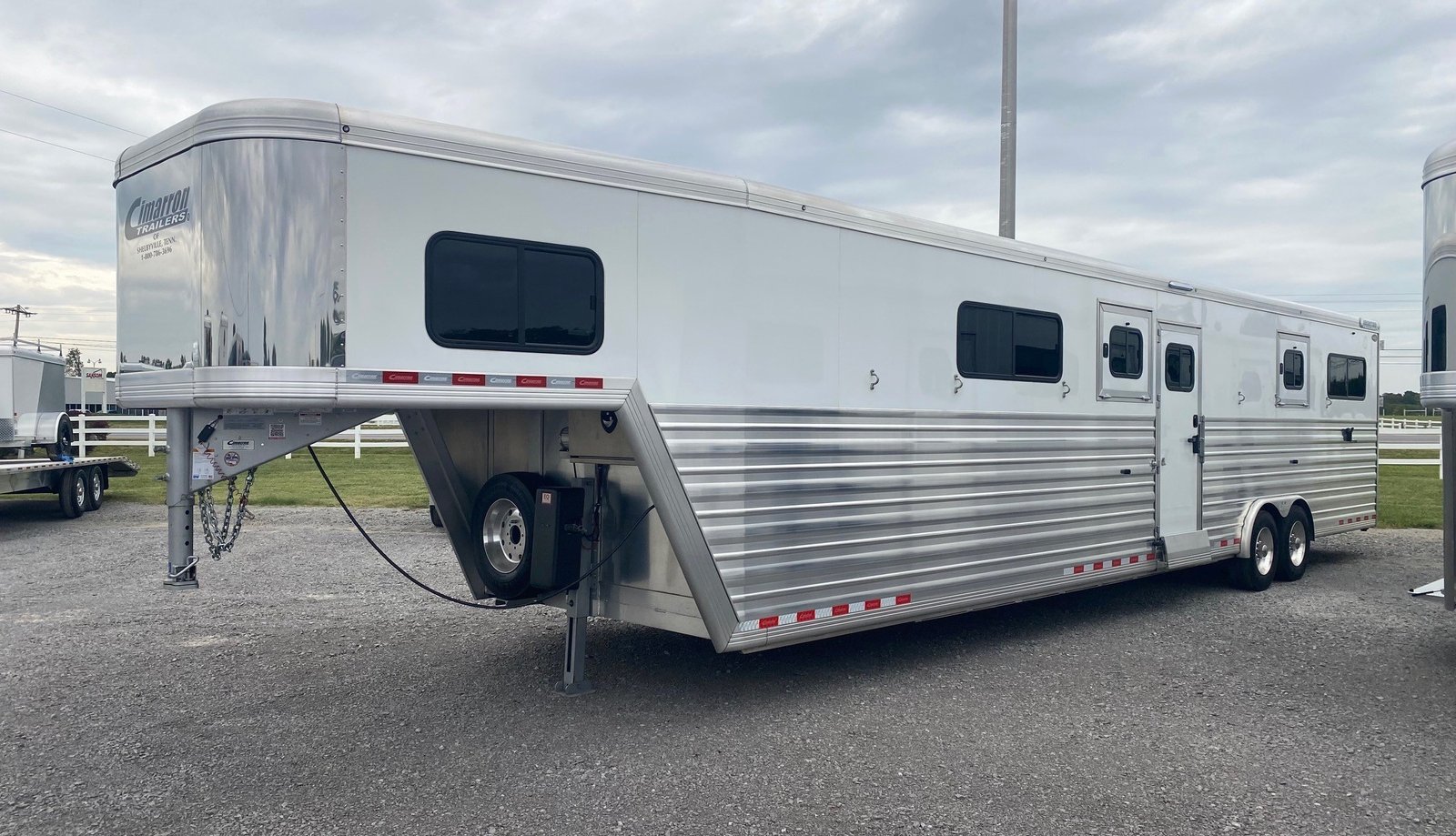 2023 CIMARRON NORSTAR 6 HORSE HEAD TO HEAD TRAILER - Image 7