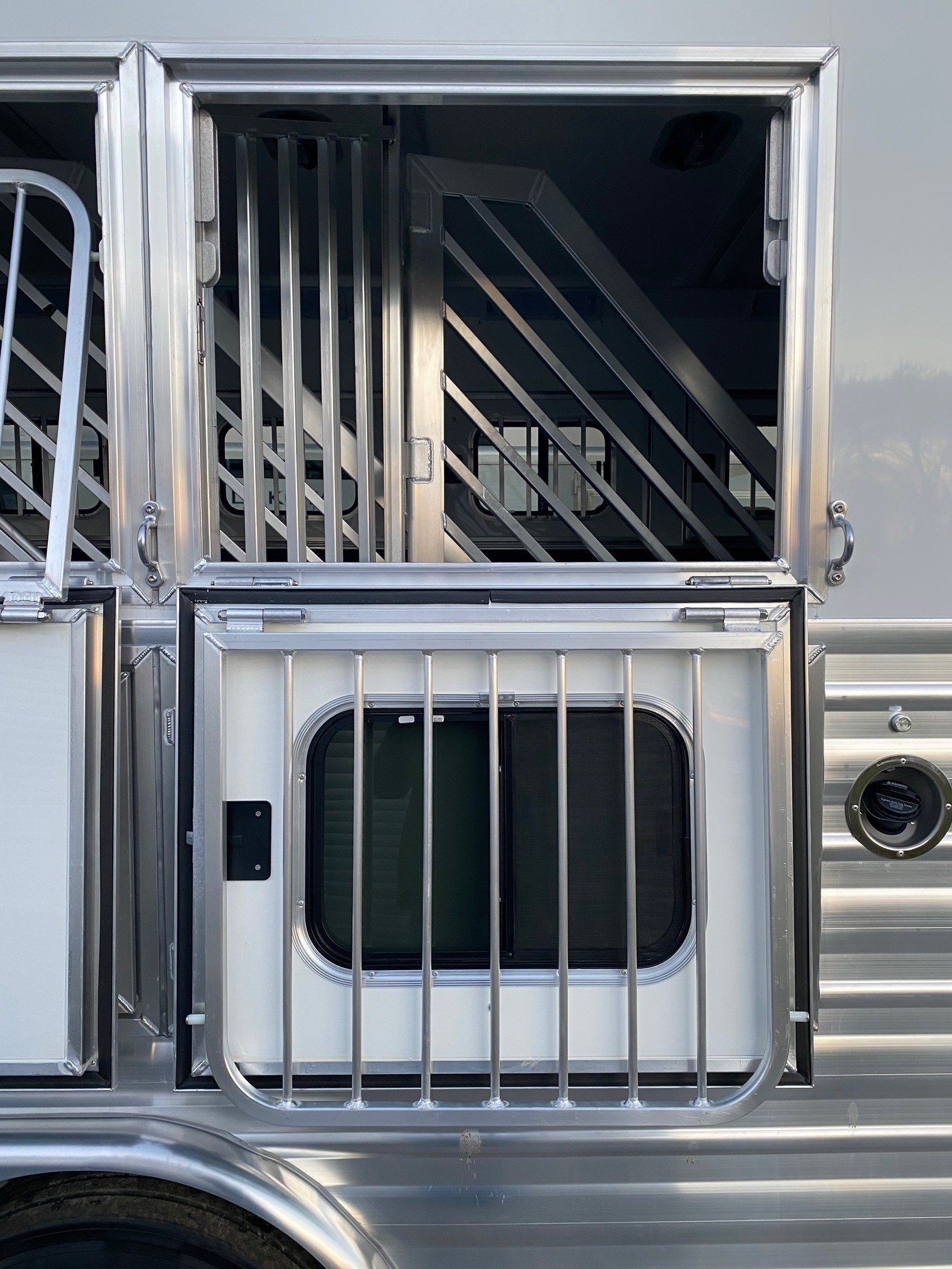 2024 Cimarron Trailers 8412 Outback Customs 4 Horse LQ - Image 15