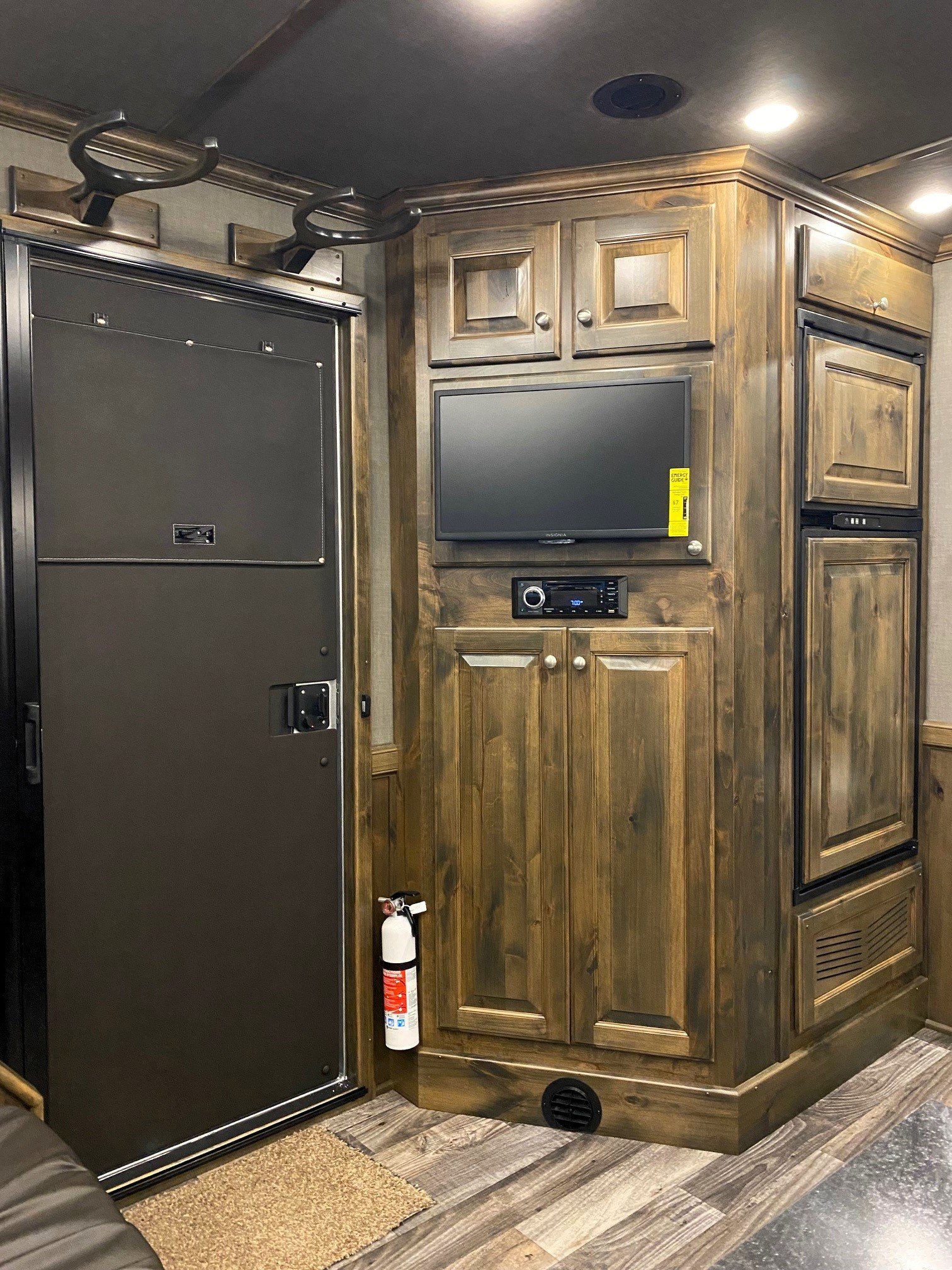 2024 Cimarron Trailers 8412 Outback Customs 4 Horse LQ - Image 48