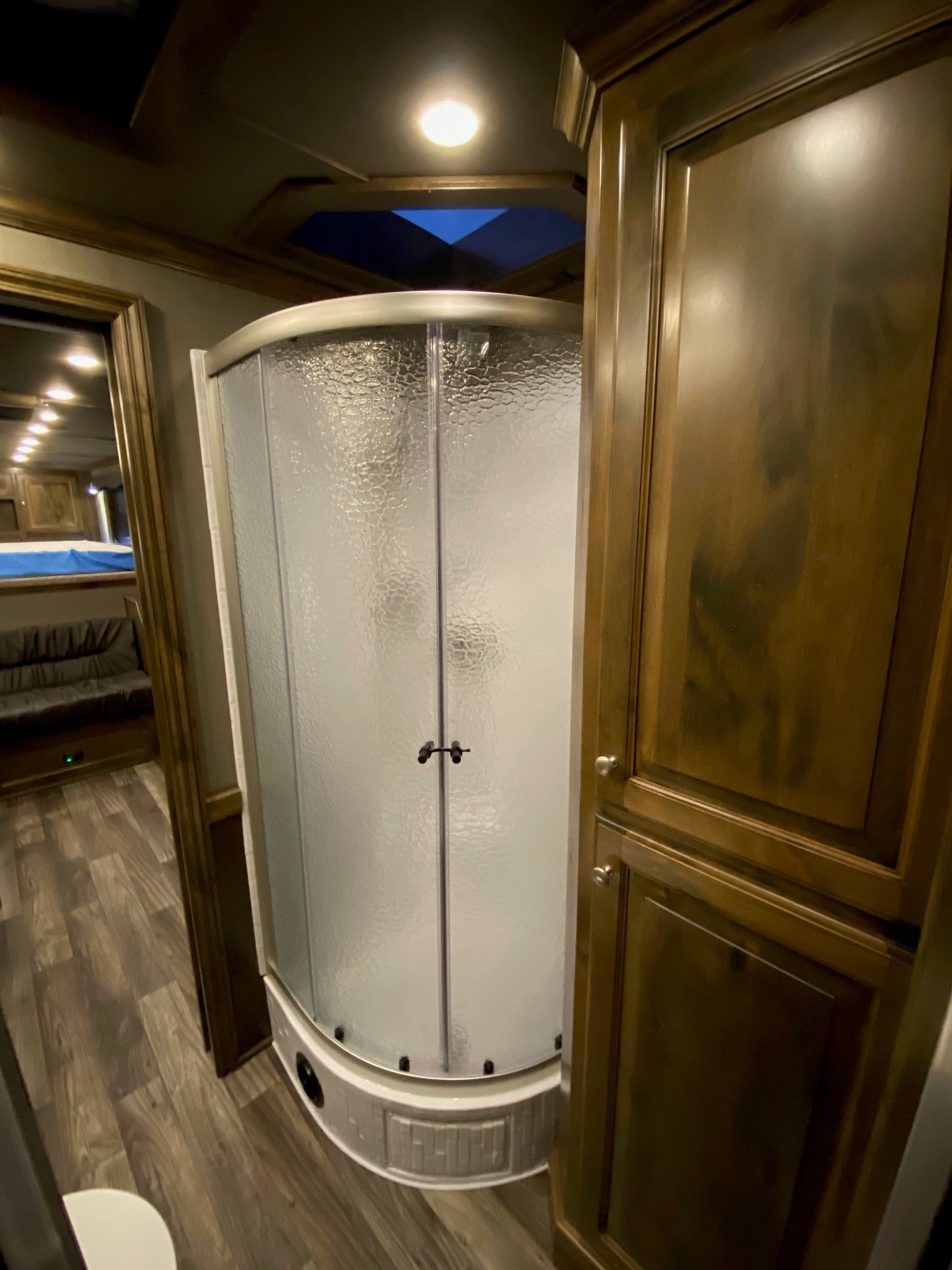 2024 Cimarron Trailers 8412 Outback Customs 4 Horse LQ - Image 62