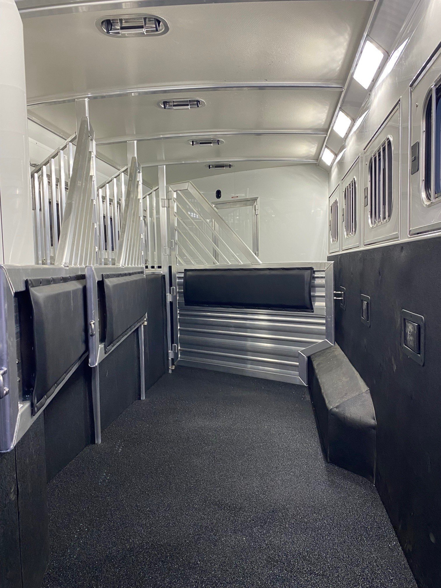 2024 Cimarron Trailers 8412 Outback Customs 4 Horse LQ - Image 37