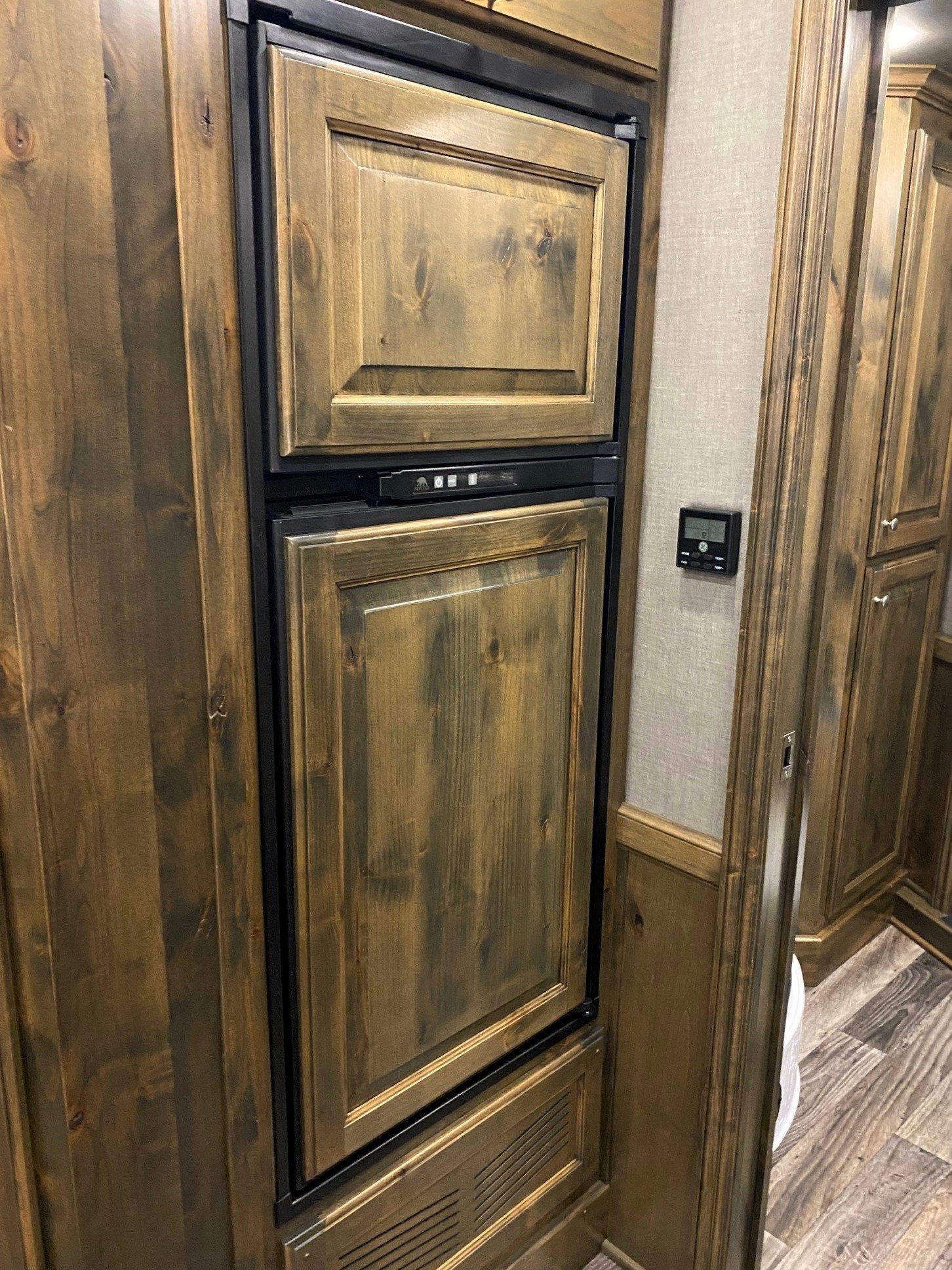 2024 Cimarron Trailers 8412 Outback Customs 4 Horse LQ - Image 50