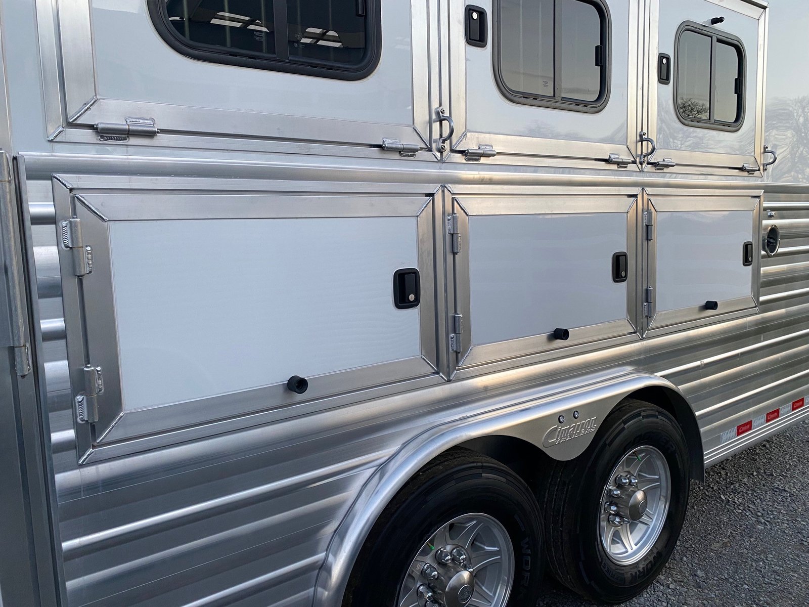 2024 Cimarron Trailers 8412 Outback Customs 4 Horse LQ - Image 16