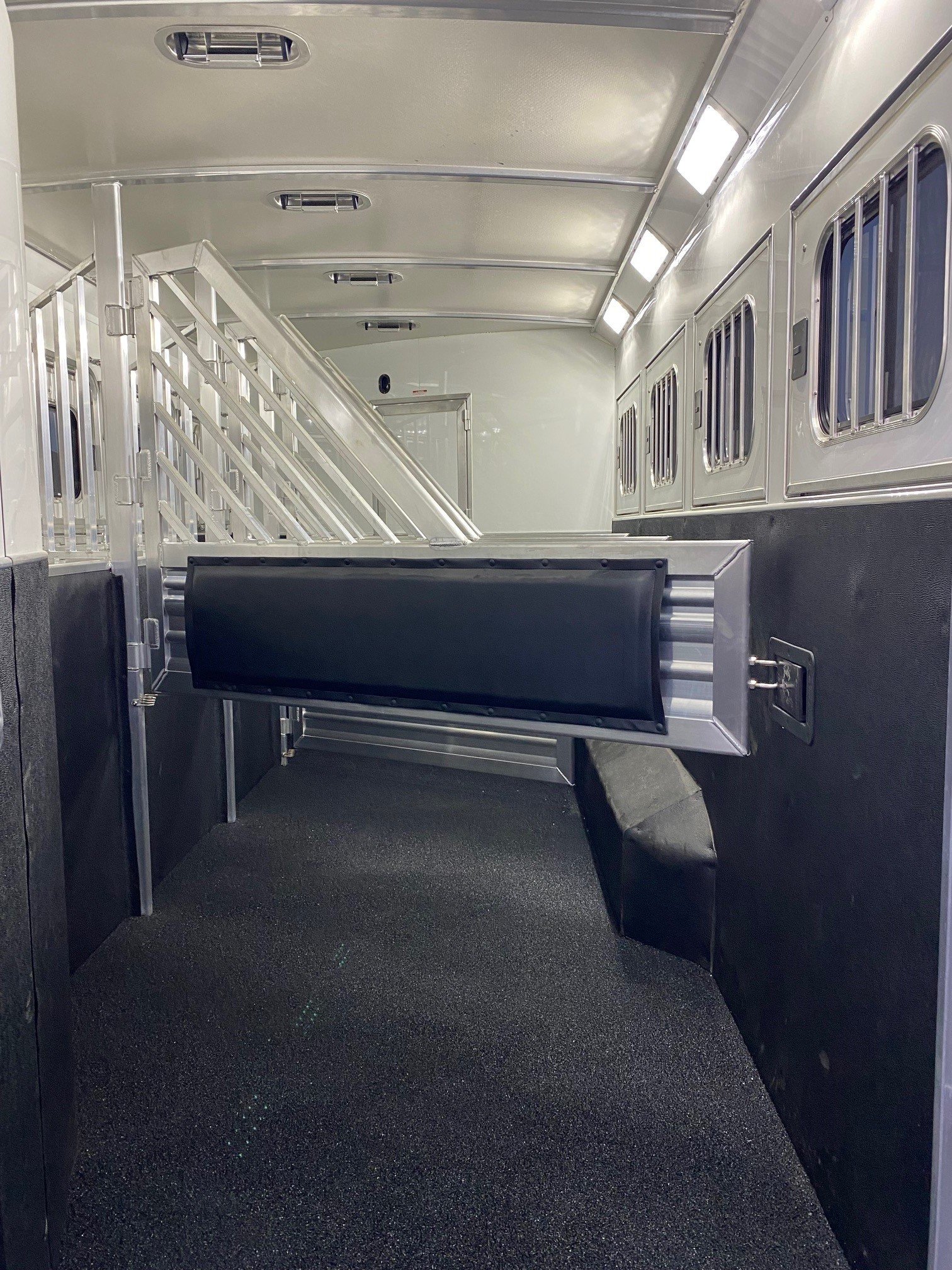 2024 Cimarron Trailers 8412 Outback Customs 4 Horse LQ - Image 32