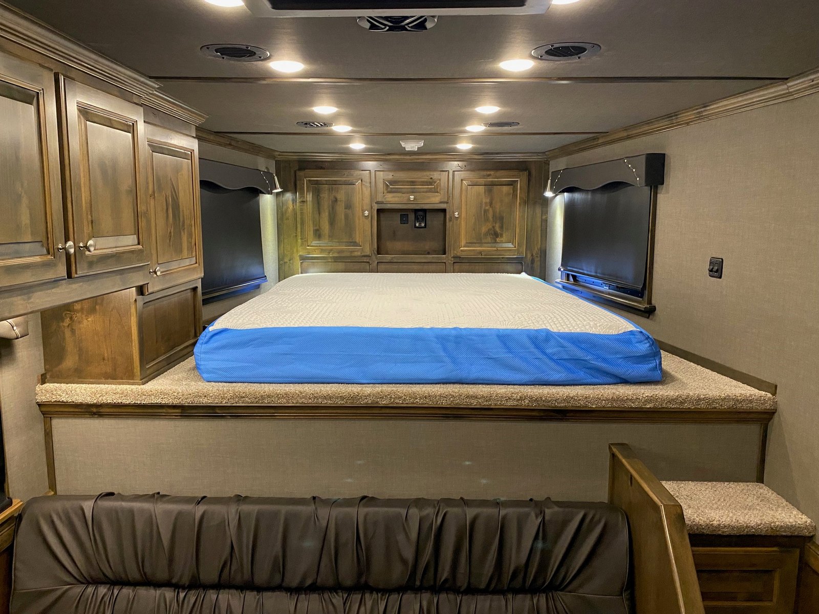 2024 Cimarron Trailers 8412 Outback Customs 4 Horse LQ - Image 54