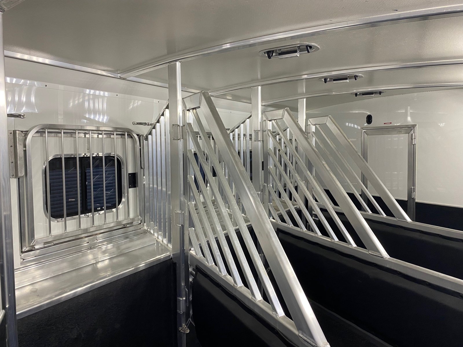 2024 Cimarron Trailers 8412 Outback Customs 4 Horse LQ - Image 33