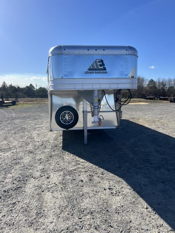 2025 Elite Trailers 8’x28′ Show Cattle Stock Combo Trailer - Image 7