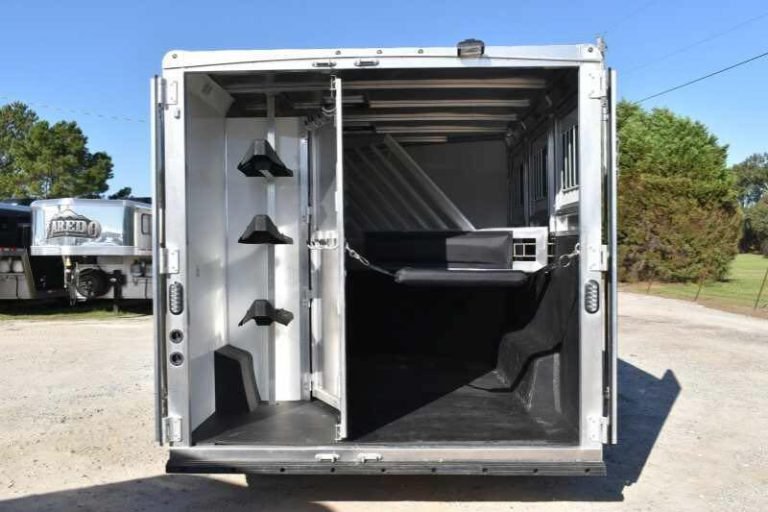 2018 Lakota 83HBPSL 3 Horse Trailer - Image 6