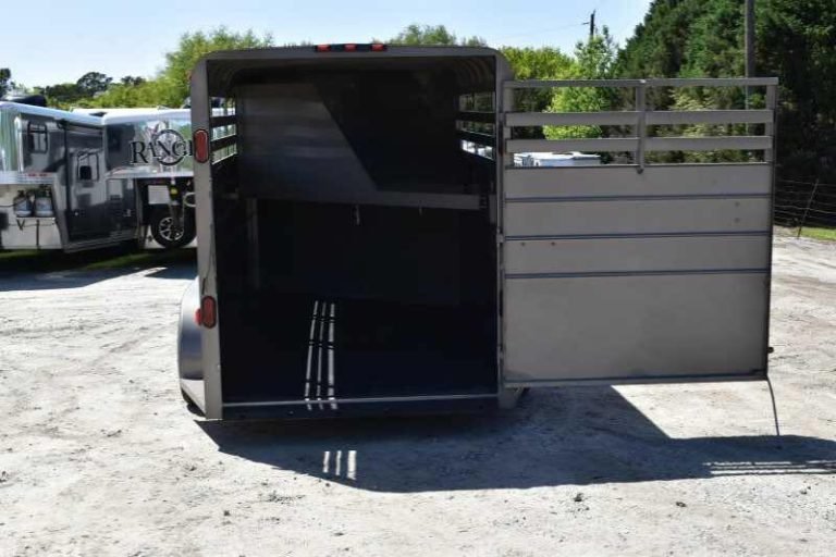 2017 CM 3HSLBP 3 Horse Trailer - Image 9