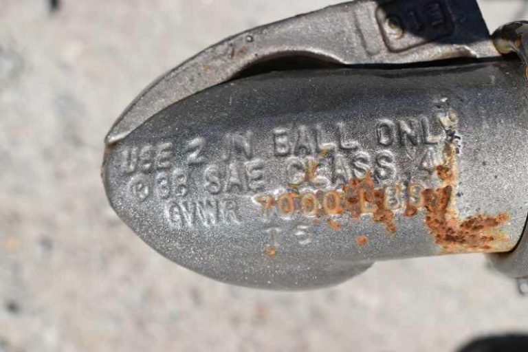 2017 CM 3HSLBP 3 Horse Trailer - Image 12