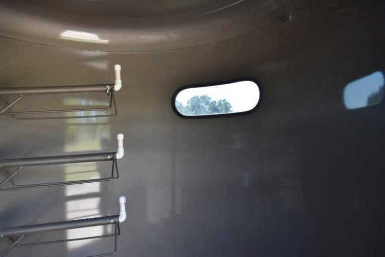 2017 CM 3HSLBP 3 Horse Trailer - Image 6