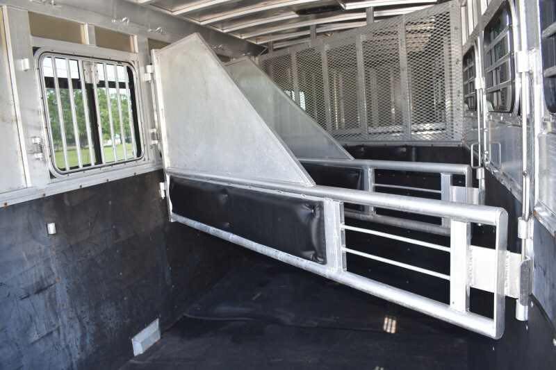 2006 Adam 7302 3 Horse Trailer - Image 12