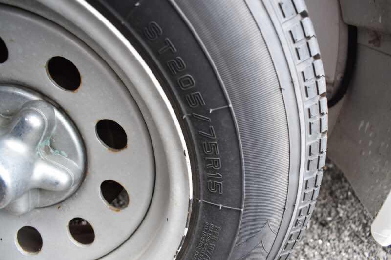 2003 Featherlite 2 Horse Straight Load Trailer - Image 2