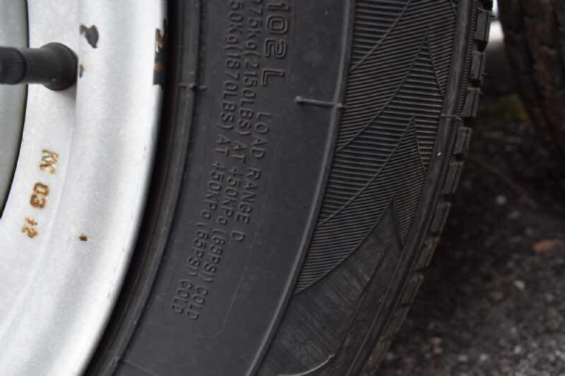 2003 Featherlite 2 Horse Straight Load Trailer - Image 12