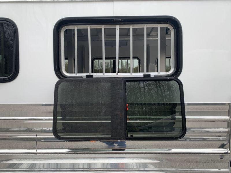 2020 19′ CIMARRON BUMPER PULL 6 PEN STOCK TRAILER - Image 5