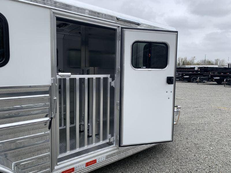 2020 19′ CIMARRON BUMPER PULL 6 PEN STOCK TRAILER - Image 11