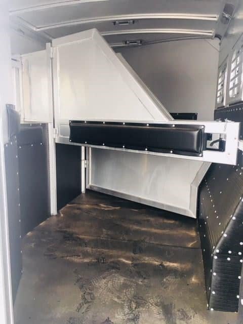 2018 Platinum Coach 3 Horse Bumper Pull - Image 10