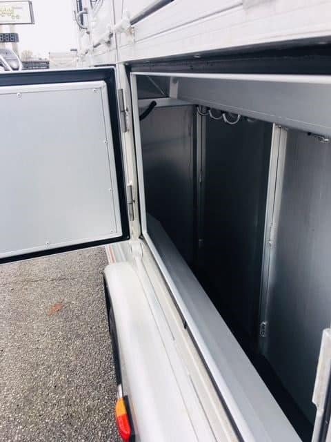 2018 Platinum Coach 3 Horse Bumper Pull - Image 7