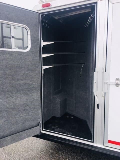 2018 Platinum Coach 3 Horse Bumper Pull - Image 8