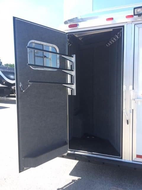 2018 Platinum Coach 3 Horse Bumper Pull - Image 3