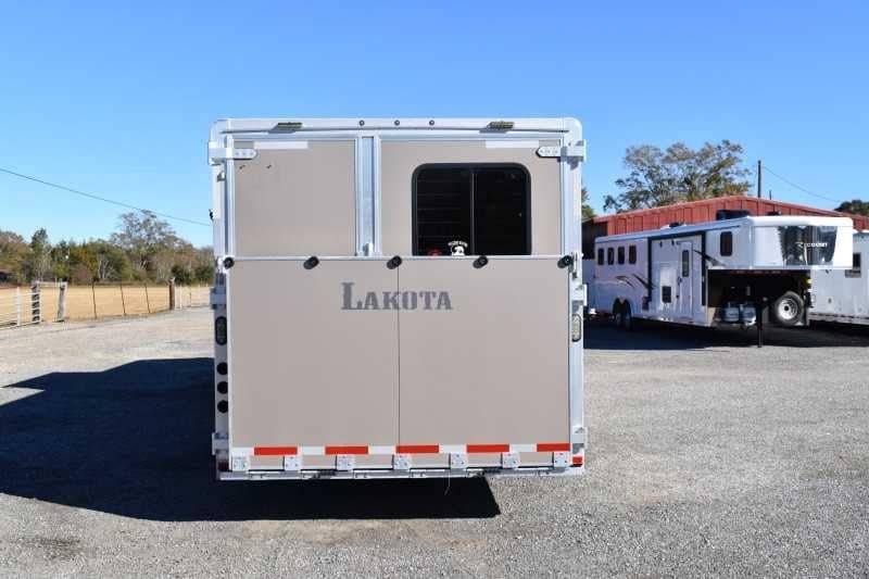 2015 Lakota 8411GLQ 4 Horse Trailer with 11′ Short Wall - Image 19
