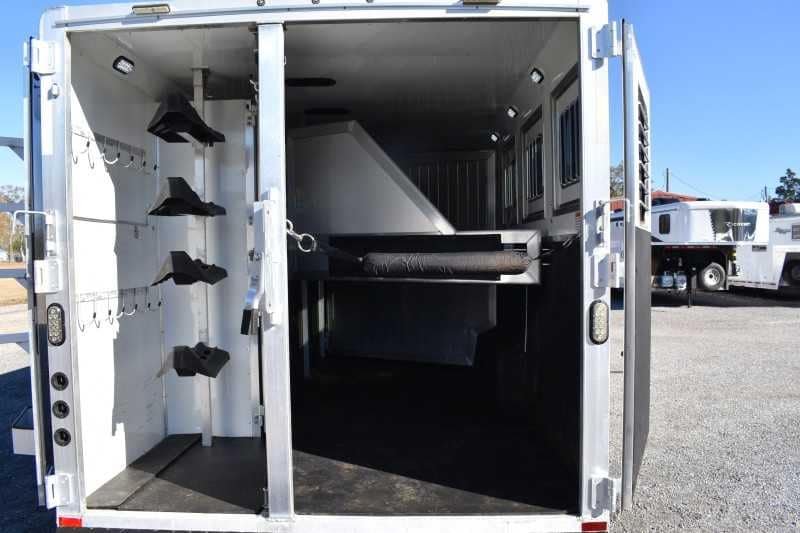 2015 Lakota 8411GLQ 4 Horse Trailer with 11′ Short Wall - Image 23