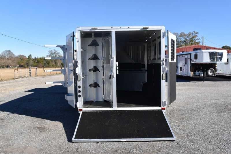 2015 Lakota 8411GLQ 4 Horse Trailer with 11′ Short Wall - Image 21