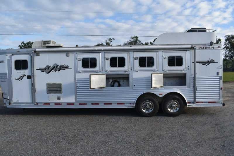 2006 Platinum 8410LQ 4 Horse Trailer with 9′ Short Wall - Image 4