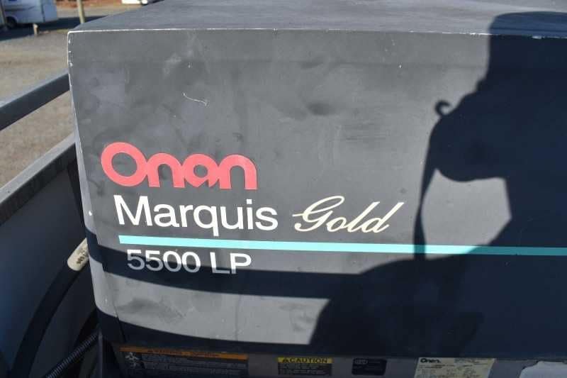 2006 Platinum 8410LQ 4 Horse Trailer with 9′ Short Wall - Image 28