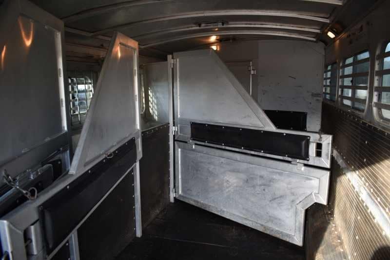 2006 Platinum 8410LQ 4 Horse Trailer with 9′ Short Wall - Image 26