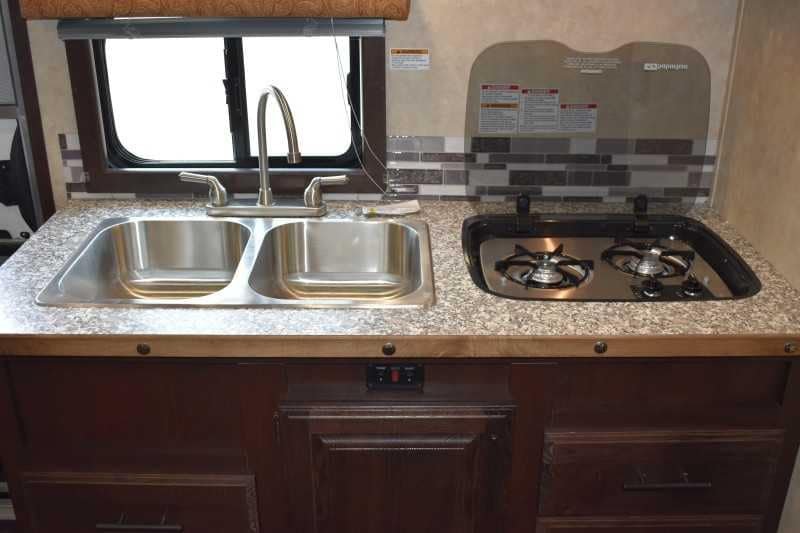 2020 Bison Laredo 3 Horse Trailer with 11′ Short Wall - Image 14