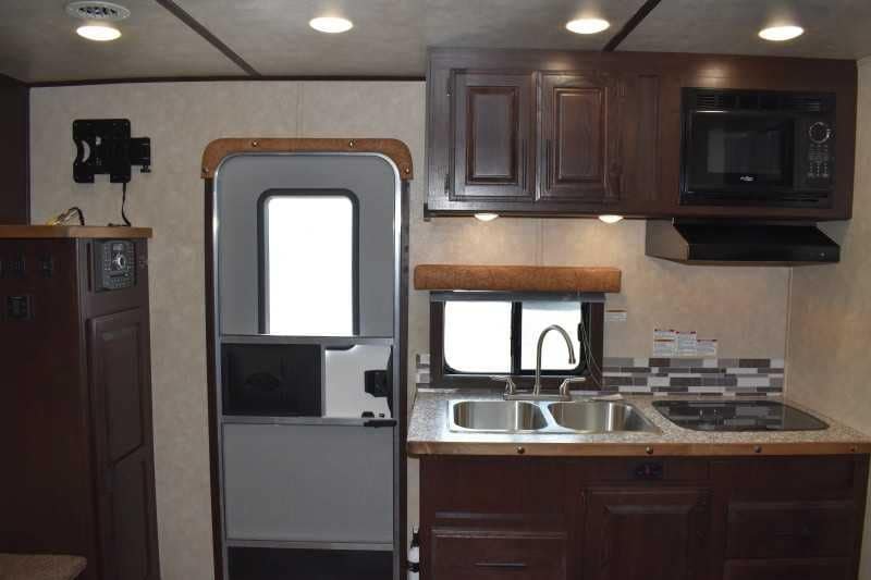 2020 Bison Laredo 3 Horse Trailer with 11′ Short Wall - Image 13