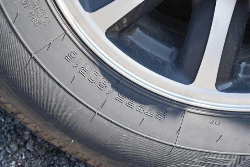 2020 Bison Laredo 3 Horse Trailer with 11′ Short Wall - Image 33