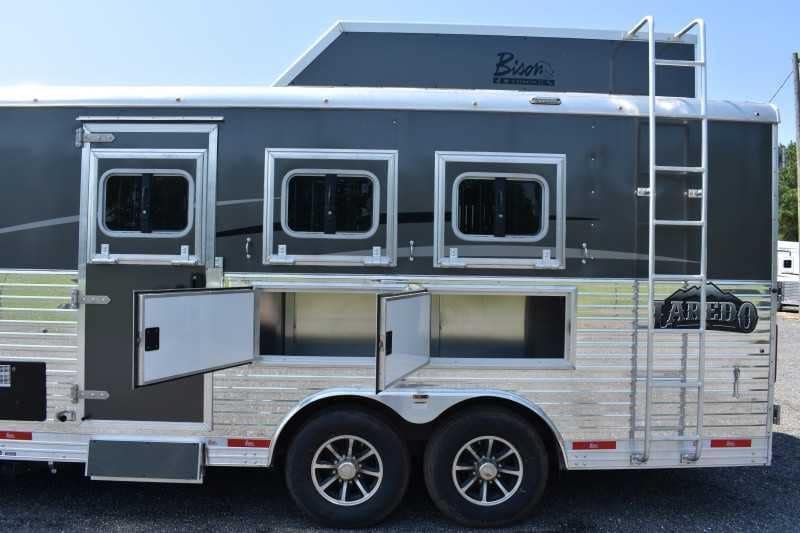 2020 Bison Laredo 3 Horse Trailer with 11′ Short Wall - Image 11