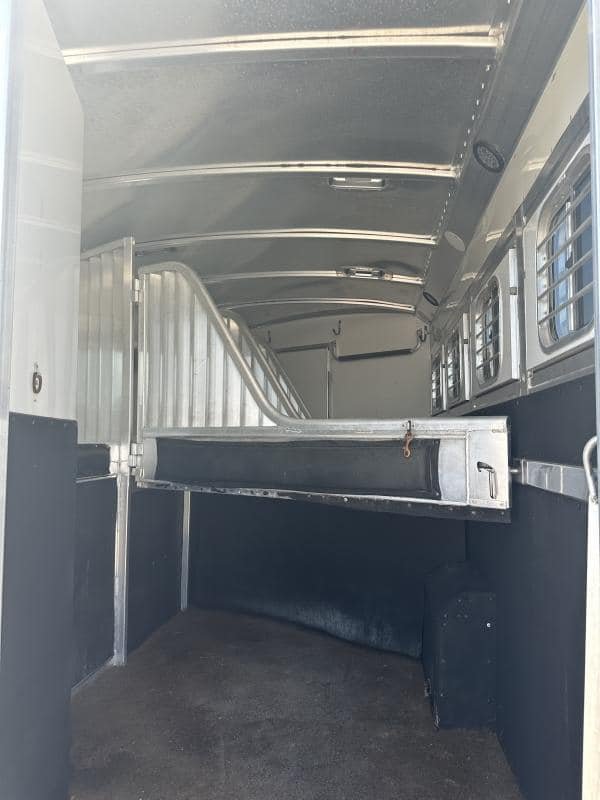 2007 4 Star 4 Horse 14′ Outlaw LQ Slide Out - Image 9