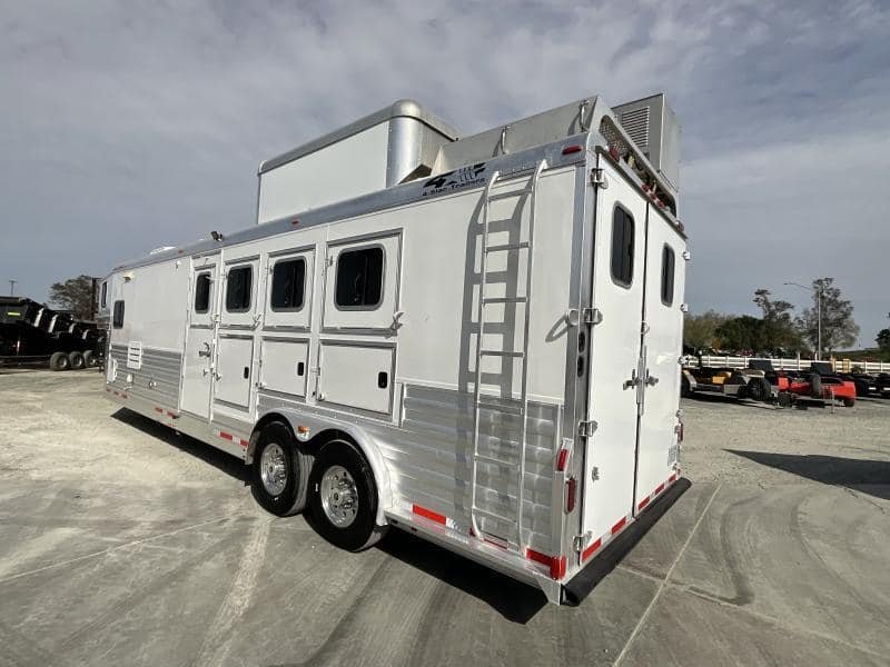 2008 4-Star Trailer 4 horse 12ft Outlaw LQ - Image 9