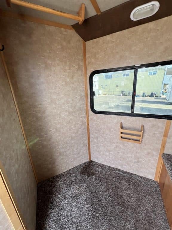 2020 Trails West Sierra Gooseneck 4 Horse - Image 10