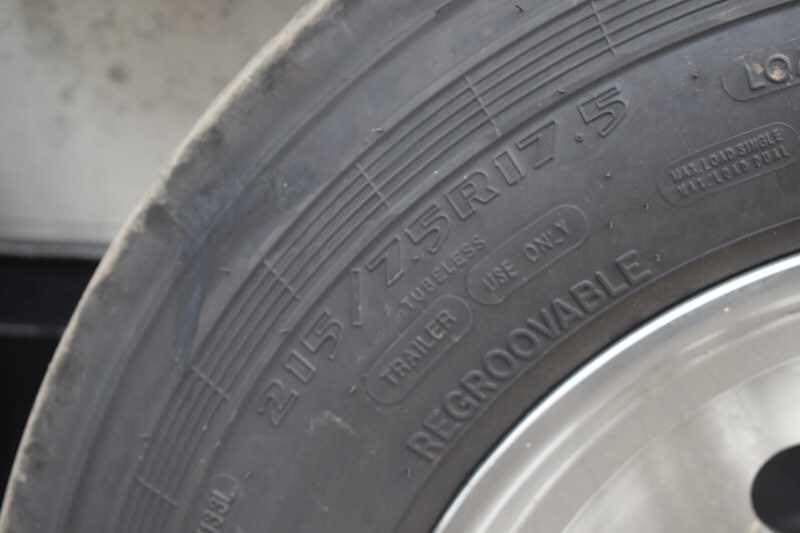 2020 SMC SL8418SCEBUG 4 Horse Trailer with 18 Short Wall - Image 38