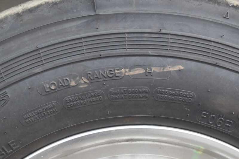 2020 SMC SL8418SCEBUG 4 Horse Trailer with 18 Short Wall - Image 39