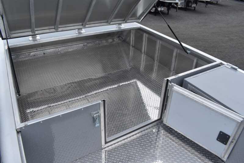 2020 SMC SL8418SCEBUG 4 Horse Trailer with 18 Short Wall - Image 12