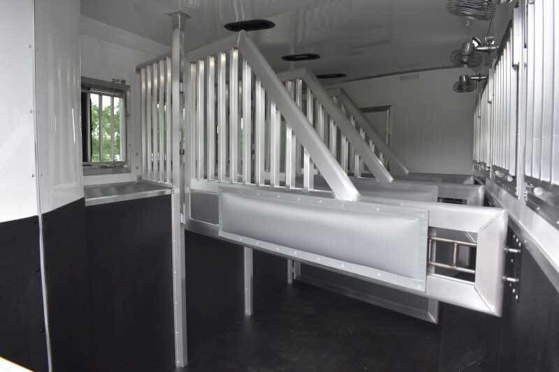 2020 SMC SL8418SCEBUG 4 Horse Trailer with 18 Short Wall - Image 32