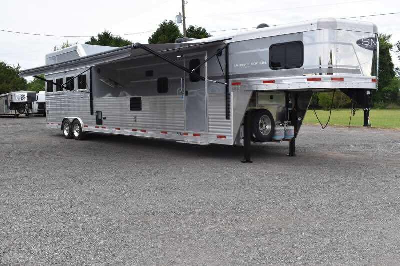 2020 SMC SL8418SCEBUG 4 Horse Trailer with 18 Short Wall - Image 5