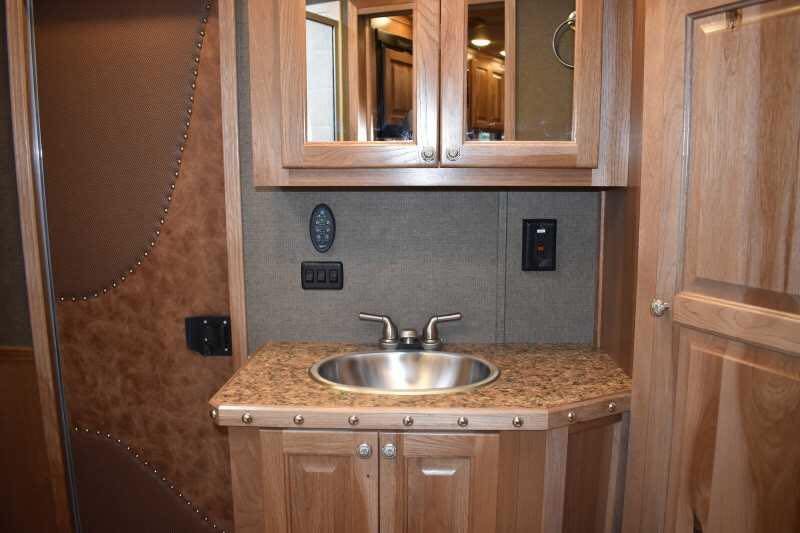 2020 SMC SL8418SCEBUG 4 Horse Trailer with 18 Short Wall - Image 26